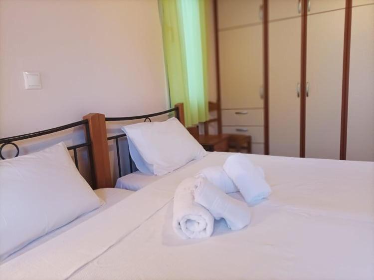 Lourantos Bayside Apartments Ваті Екстер'єр фото