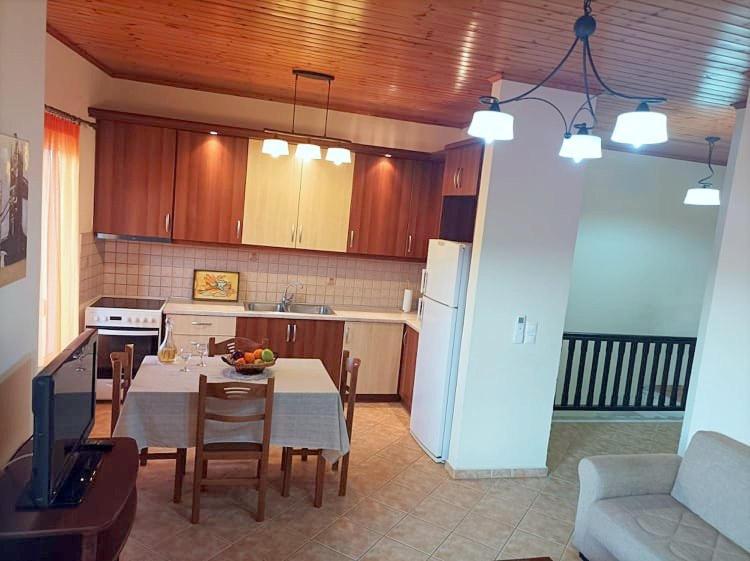 Lourantos Bayside Apartments Ваті Екстер'єр фото