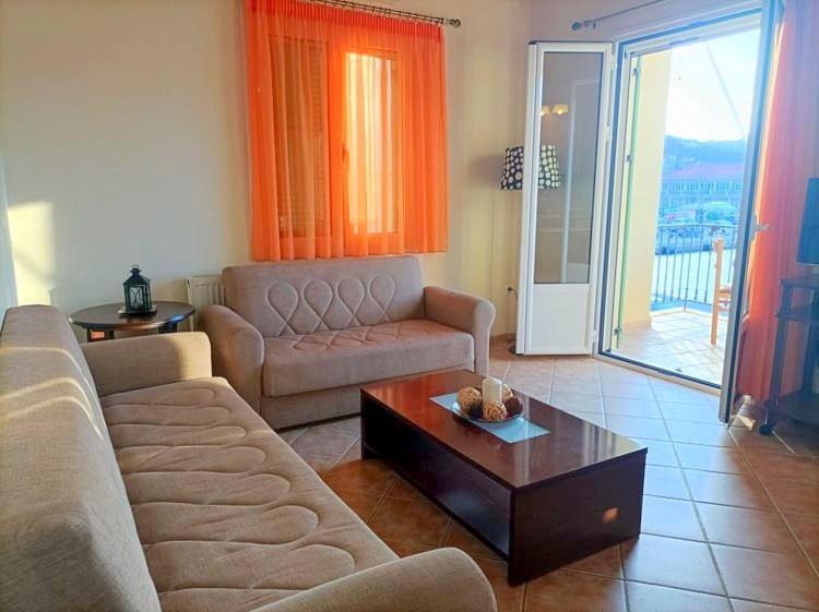 Lourantos Bayside Apartments Ваті Екстер'єр фото